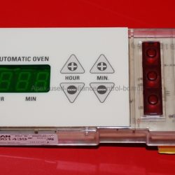 Part # 164D3147G001 - GE Oven Electronic Control Board (used, overlay good)