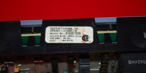 Part # 316207506 Frigidaire Oven Electronic Control Board (used, overlay good)