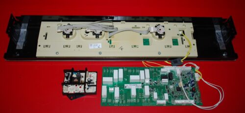 Part # 0684619, 00686560, 00655356, 00663802 Bosch Oven Range Control Panel And Boards (used, overlay good -Stainless Steel/Black)