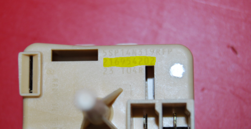 Part # 216954202 - Frigidaire Refrigerator Start Relay And Capacitor (used)