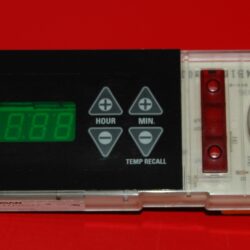 Part # 164D3147G038 - GE Oven Control Board (used, overlay fair - Black)